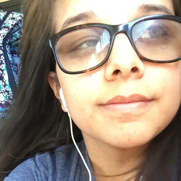 Meet your Posher, Amber - Picture 1 of 1